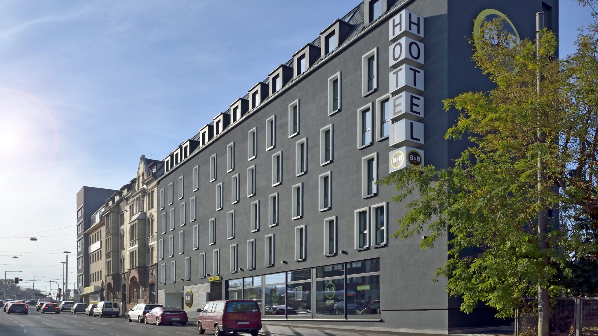 Außenansicht © B&B Hotel Stuttgart-Bad Cannstatt