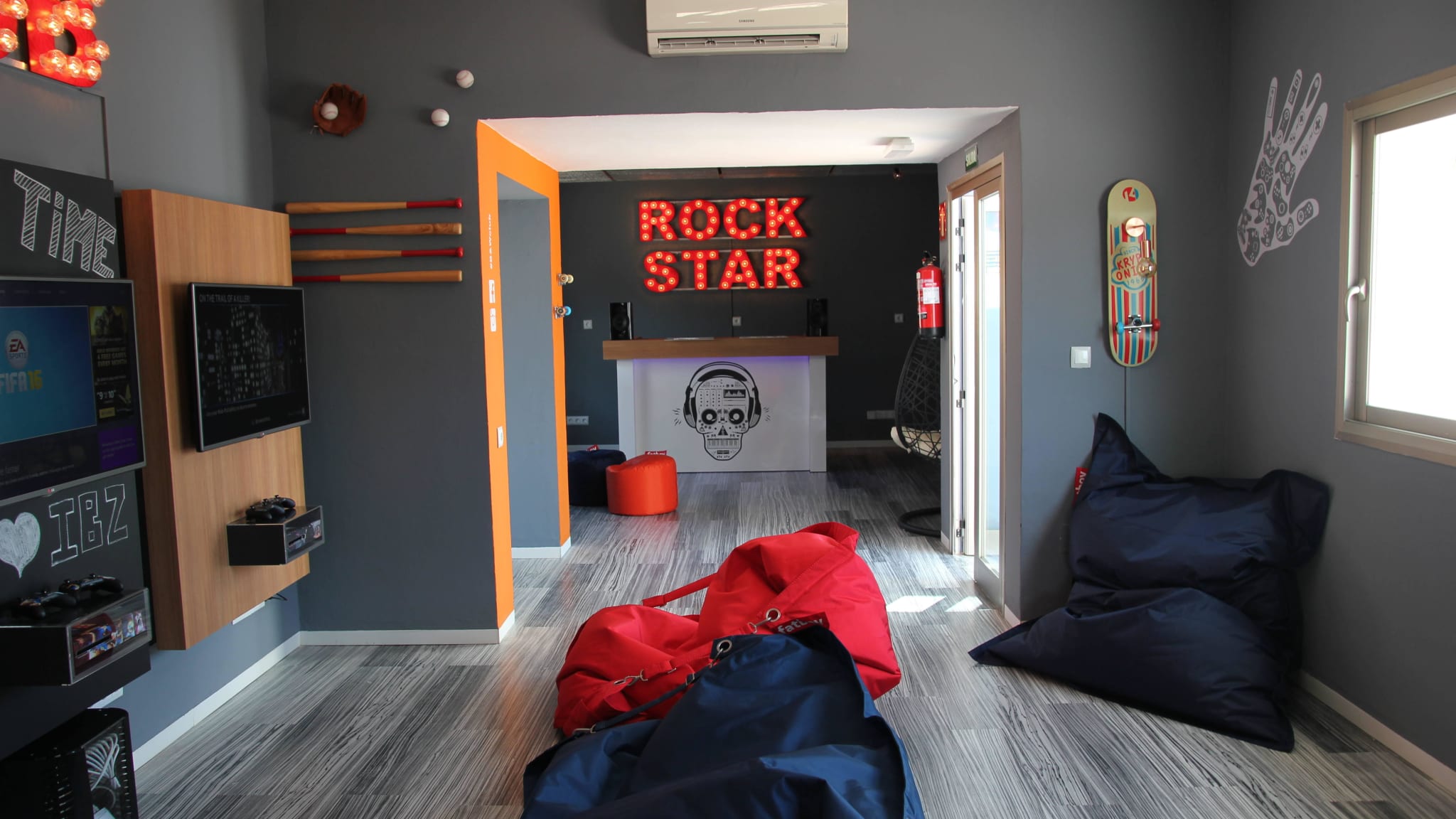 Black & White Club © Grand Palladium White Island Resort & Sp