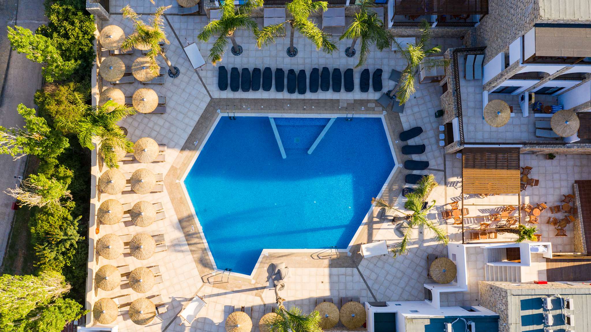 Pool © Costa Lindia Blue Star