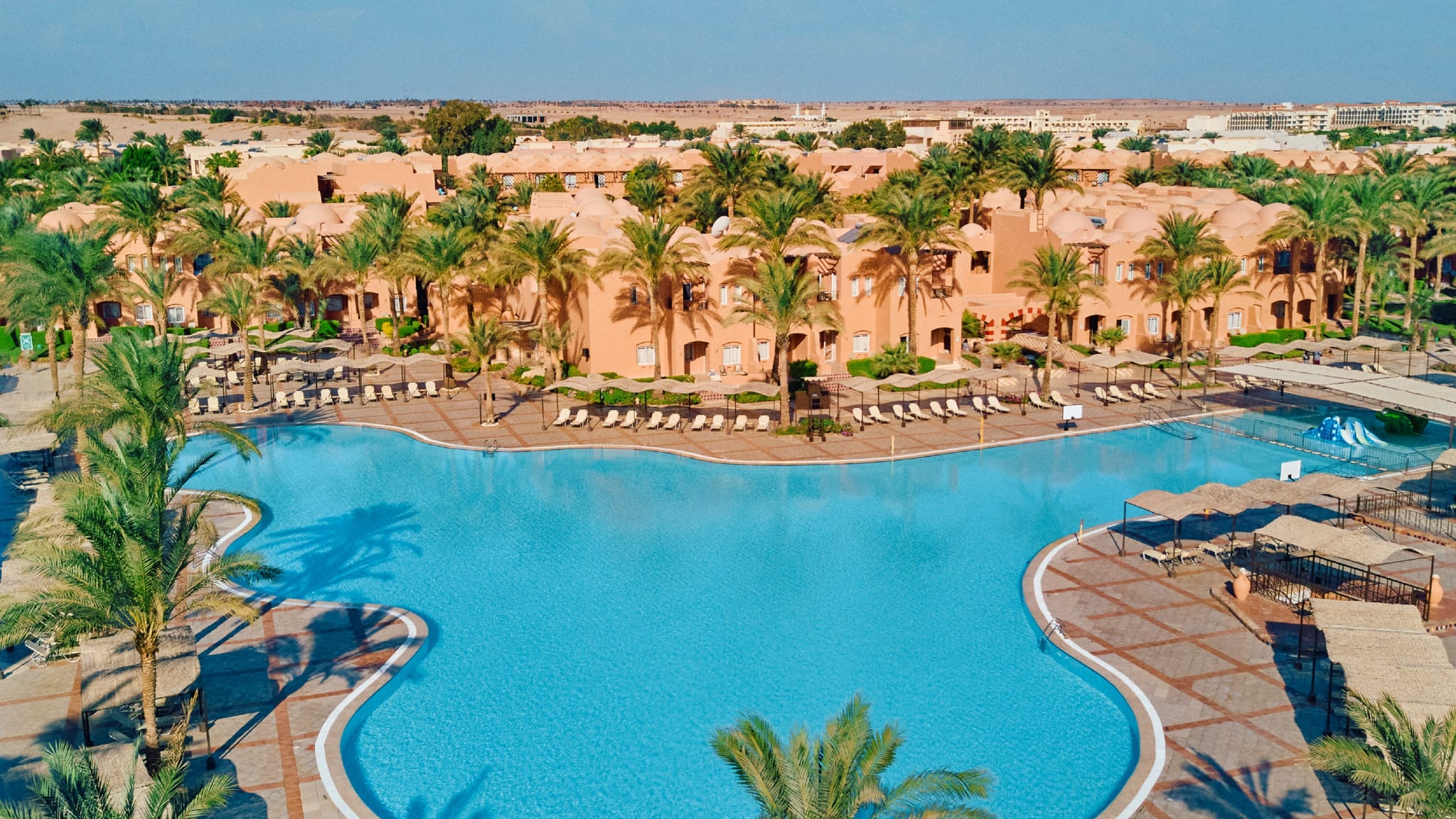 Pool © Jaz Makadi Oasis Resort