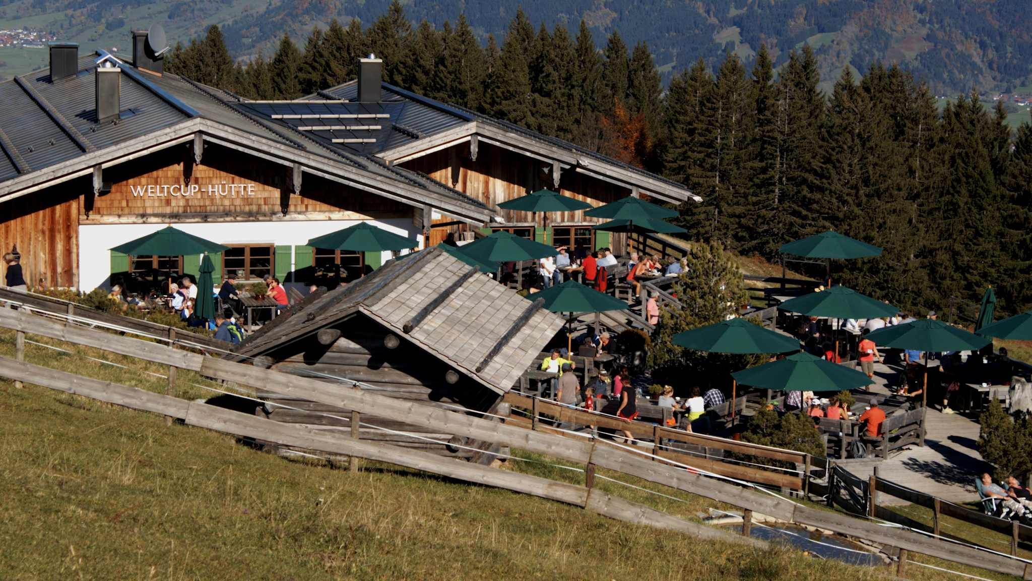 Bei Wanderungen ein beliebtes Ziel in Ofterschwang: Die Weltcup Hütte