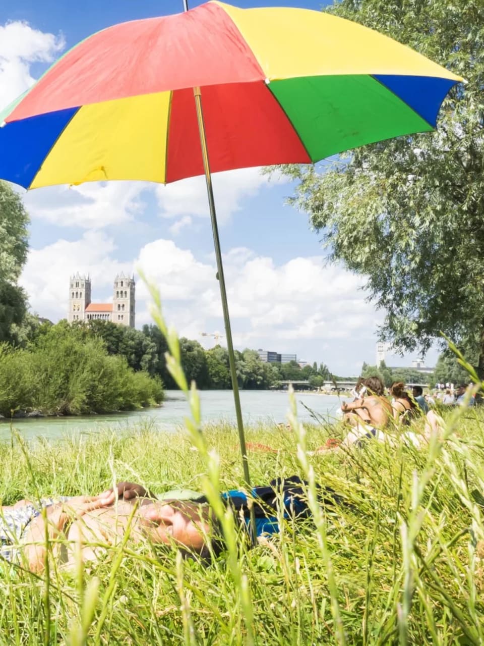 Chillen an der Isar, München, Bayern
