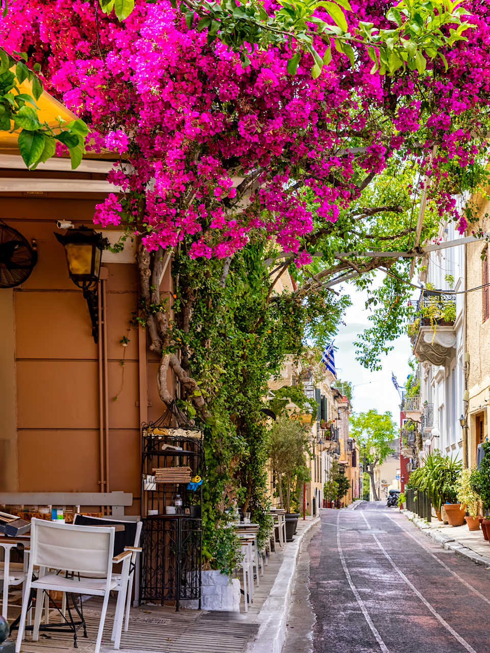 Altstadt Plaka von Athen, Griechenland © SHansche/iStock / Getty Images Plus via Getty Images