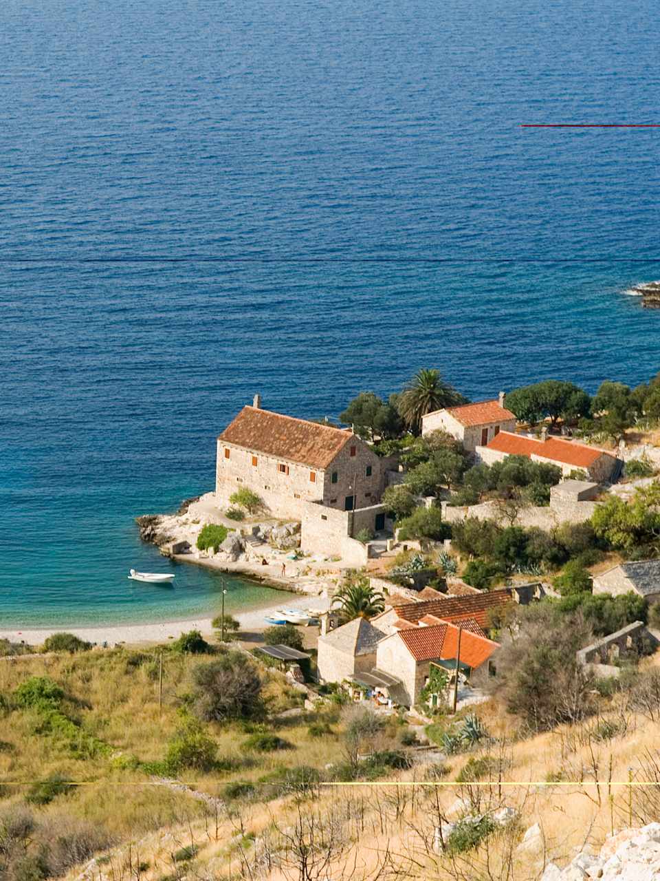 Blick auf eine Bucht der Insel Hvar, Dalmatien, Kroatien ©Carlo Irek/HUBER IMAGES