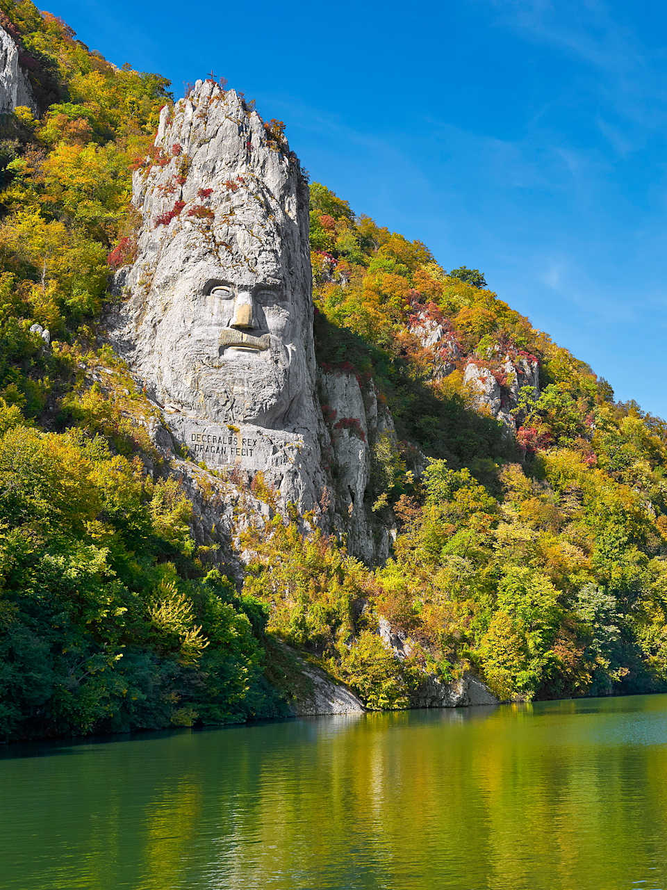 Die in den Berg gehauene Statue von König Decebal © Jan Wlodarczyk/HUBER IMAGES