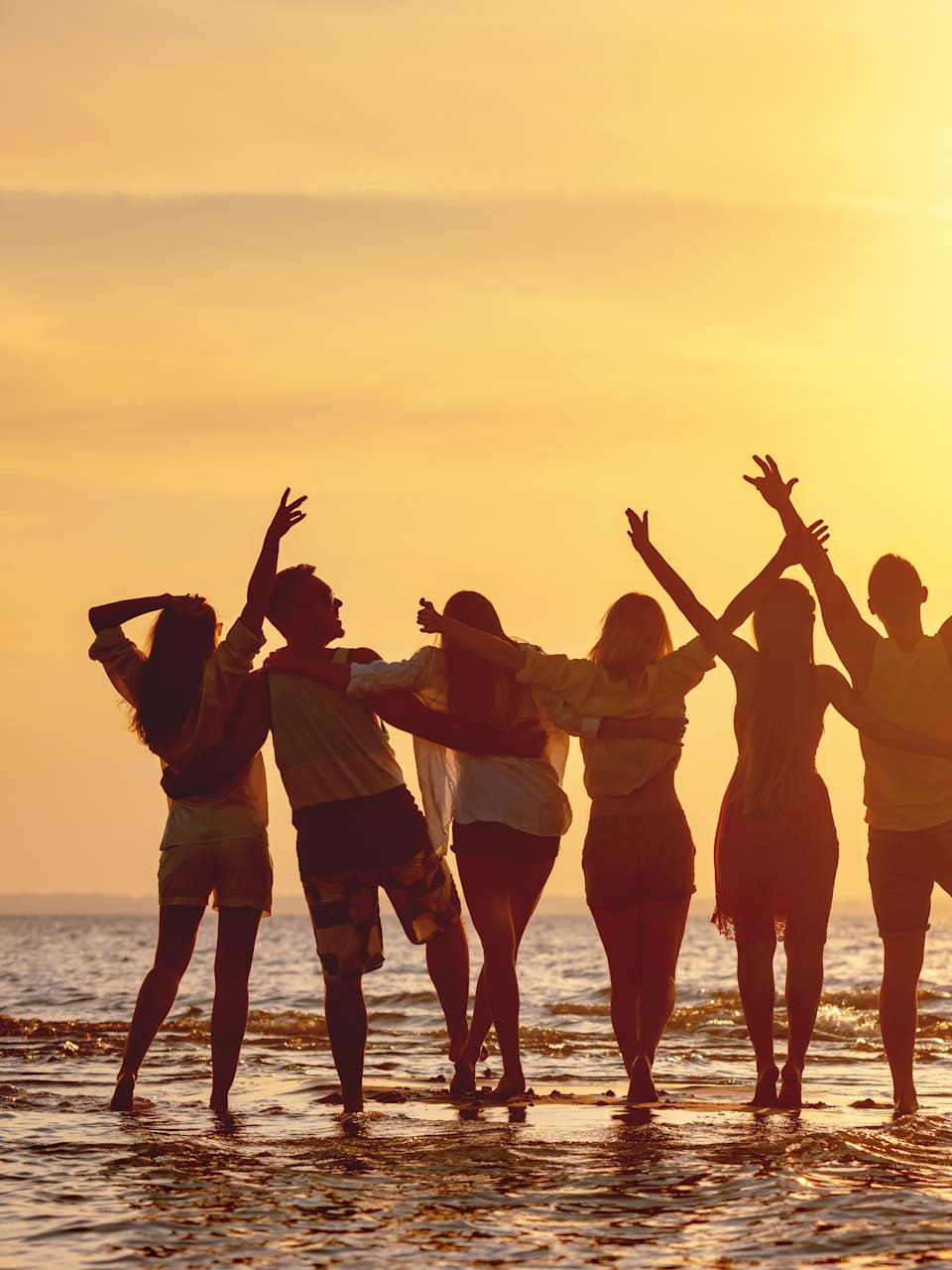 Freunde am Strand, Costa de la Luz © cppzone - stock.adobe.com