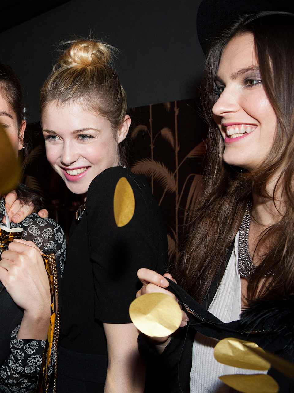 Freunde auf einer Party © PhotoAlto/Sigrid Olsson/PhotoAlto Agency RF Collections via Getty Images