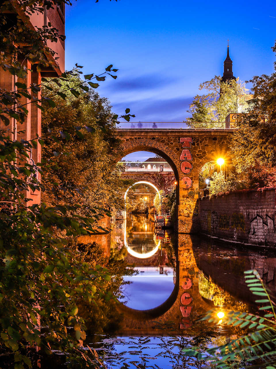 Karl-Heine-Kanal am Abend