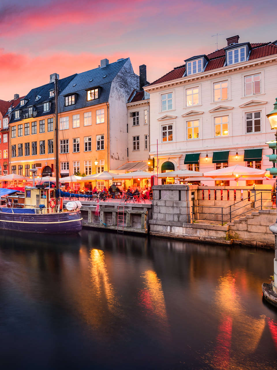 Kopenhagen bei Dämmerung, Dänemark © iStock.com/SeanPavonePhoto