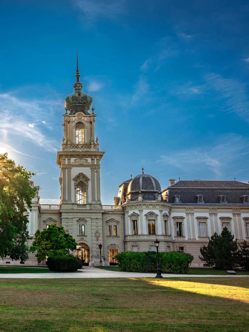 Schloss Festetics in Keszthely, Balaton, Ungarn © stock.adobe.com - Saxanad