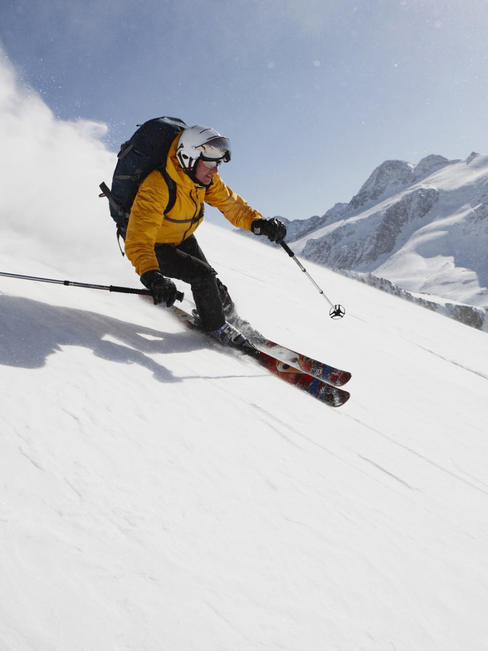 Skifahrer in Südtirol © Poncho/DigitalVision via Getty Images