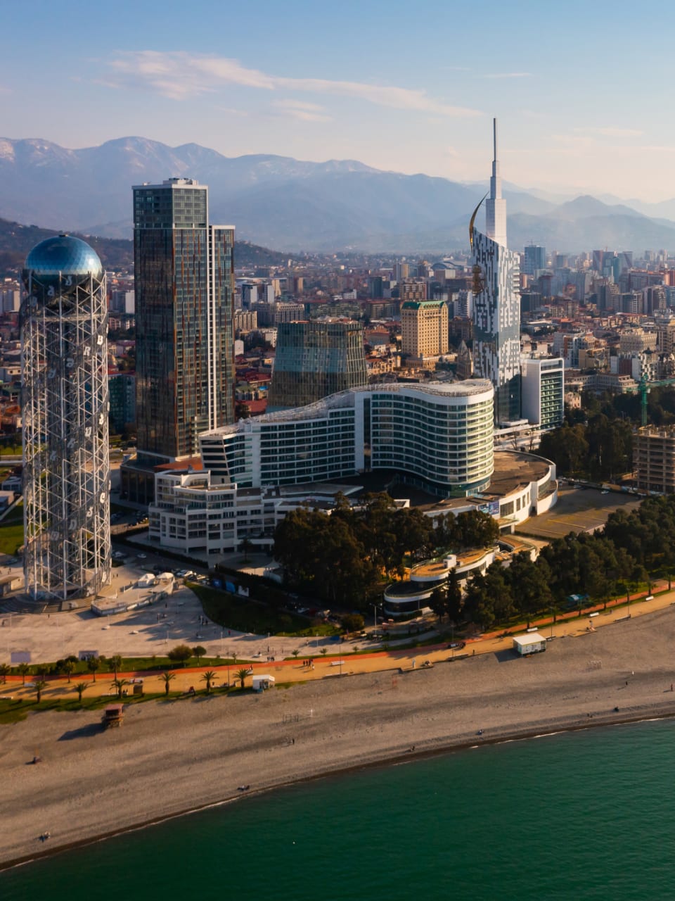 Strand von Barumi, Georgien © JackF/iStock / Getty Images Plus via Getty Images