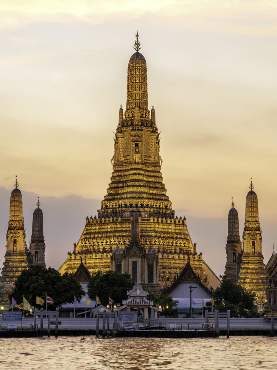 Tempel in Bangkok, Thailand © wichianduangsri/iStock / Getty Images Plus via Getty Images