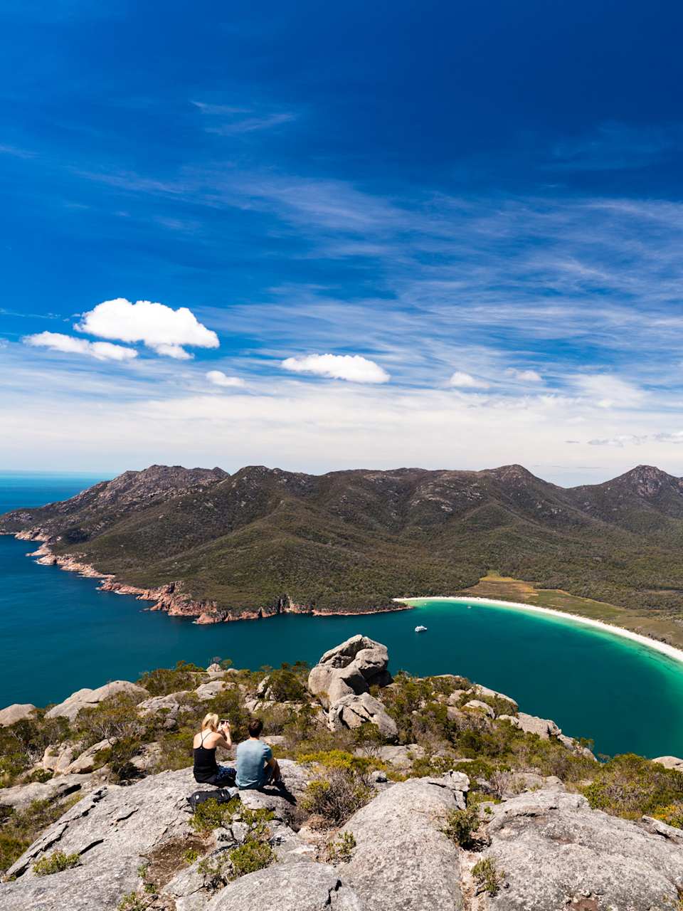 Wineglass Bay, Tasmanien © Nigel Killeen/Moment via Getty Images