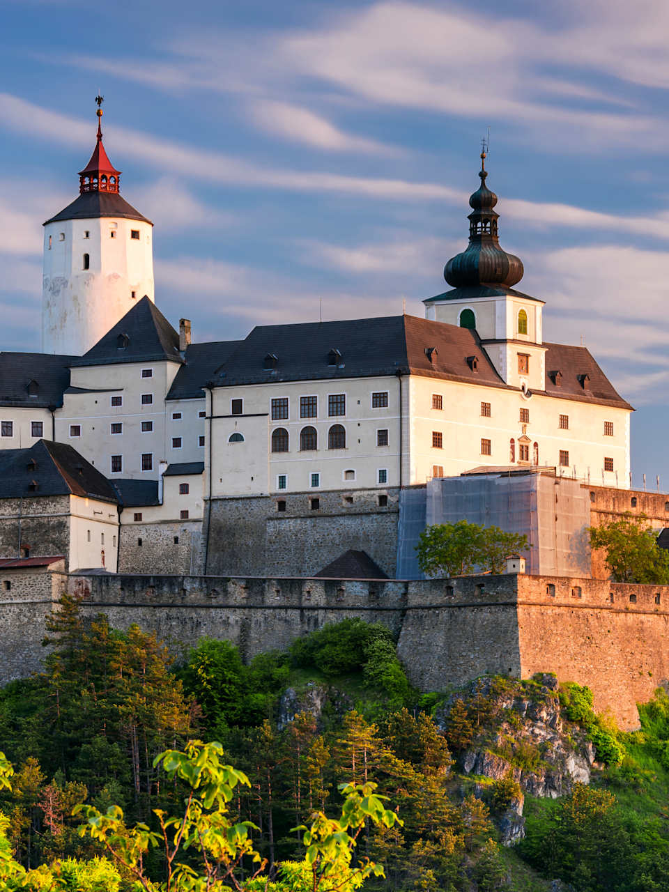 Die traumhafte Burg Forchtenstein © rado1979 - stock.adobe.com