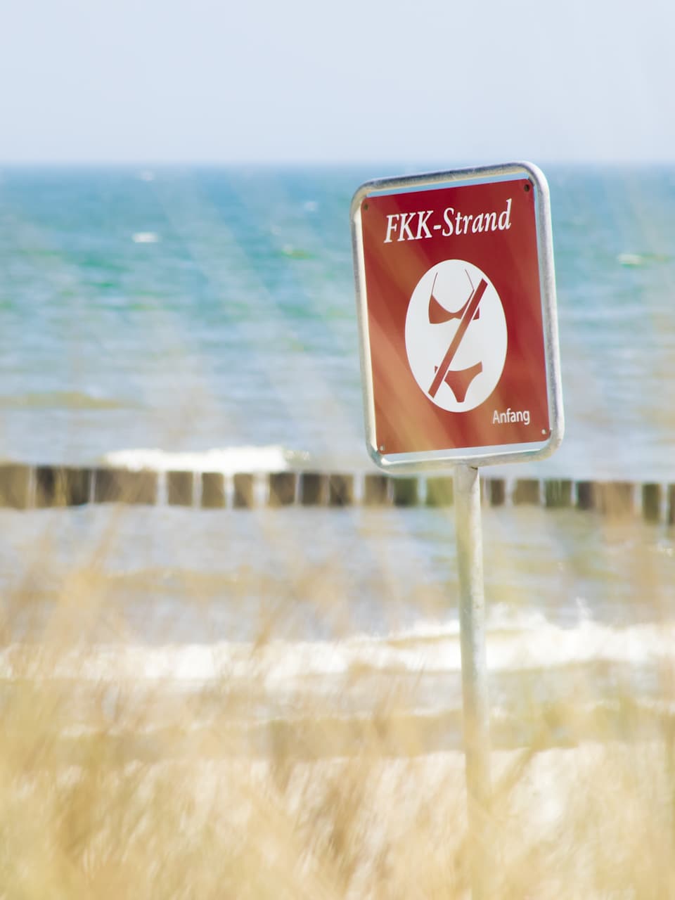 FKK Strand auf Rügen © ThomBal - stock.adobe.com