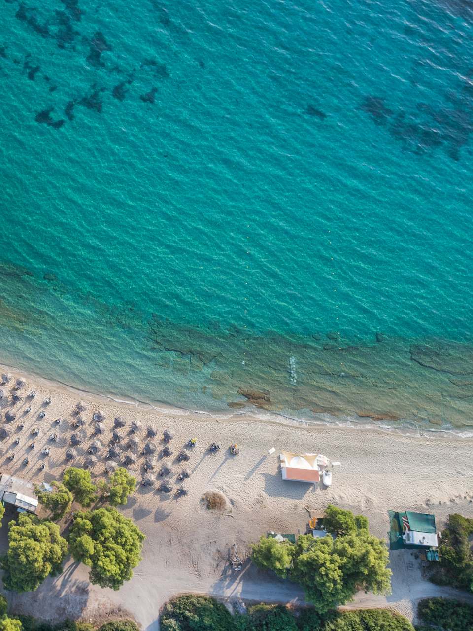Ein Strand von oben.
