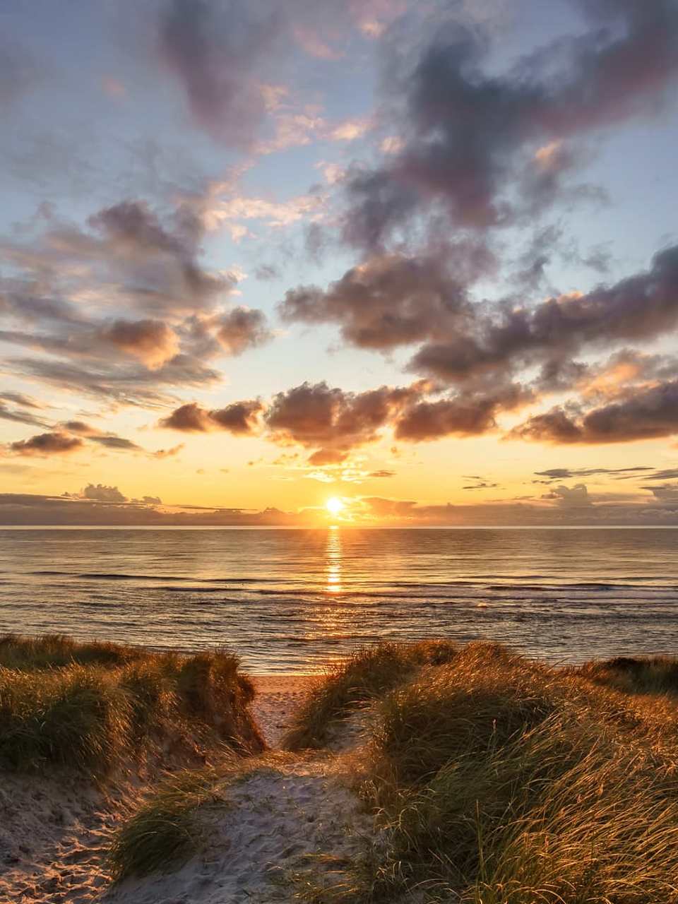 Sonnenuntergang am Strand auf Sylt.