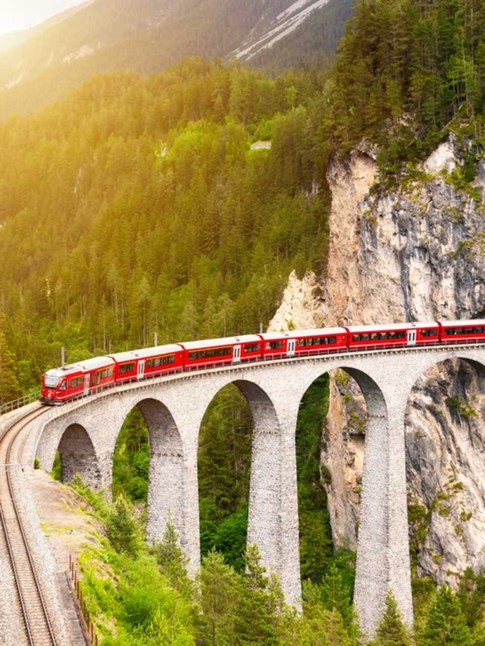 Europa lässt sich wunderbar per Bahn erkunden. © MariaUspenskaya/iStock