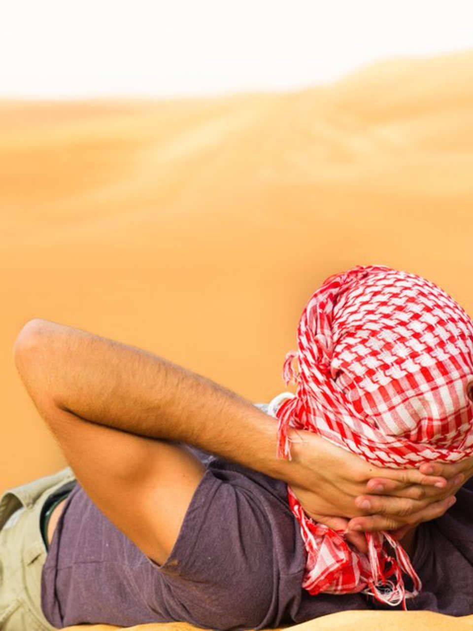 Urlaub in Dubai kann auch Wüste statt Metropole bedeuten. © PKpix/iStock via Getty Images