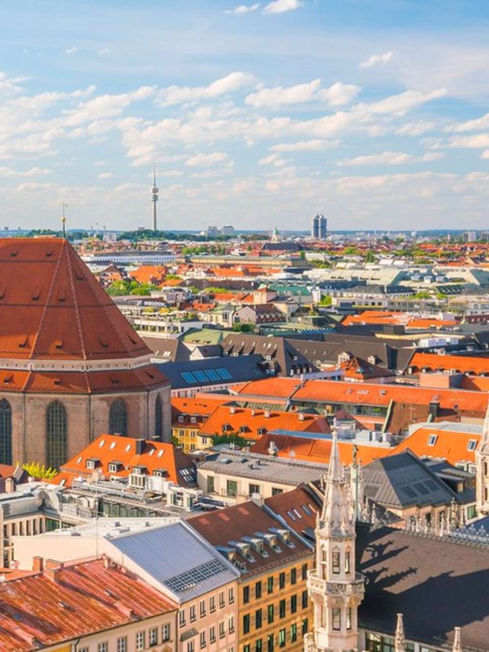 Die Frauenkirche gehört zu den bekanntesten Wahrzeichen Münchens. © f11photo/Shutterstock.com