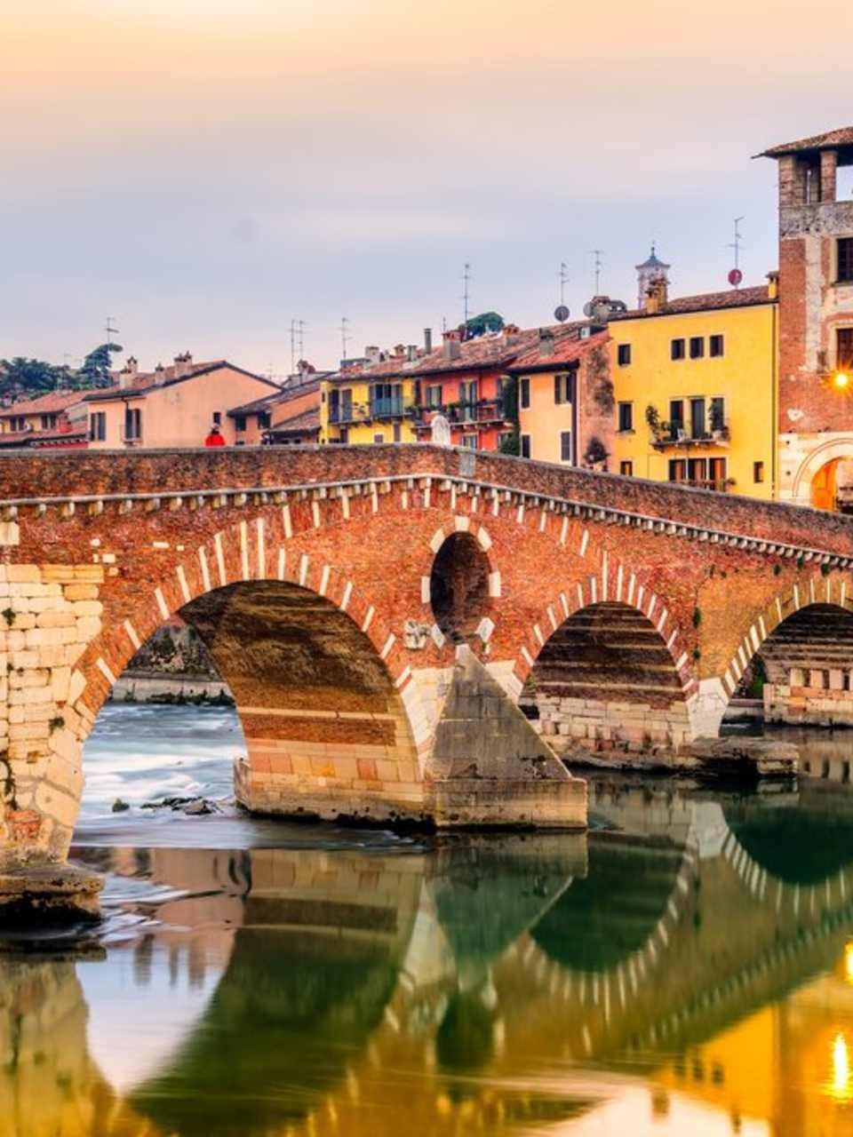 In Verona gibt es einen der berühmtesten Balkone der Welt. © Copyright (c) 2016 Luciano Mortula – LGM/Shutterstock.