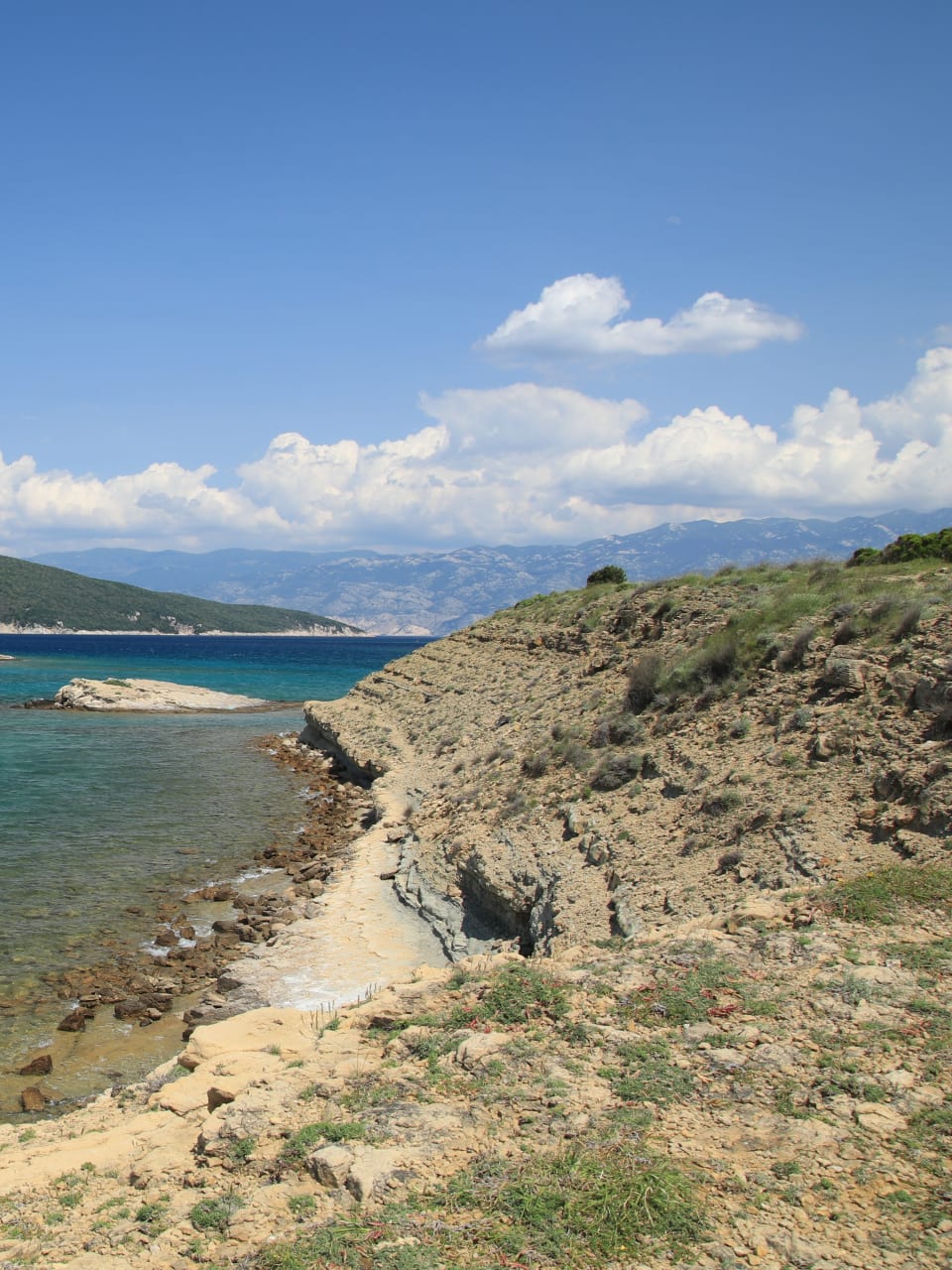 Einer der schönsten FKK-Strände auf der Insel Rab, Kroatien