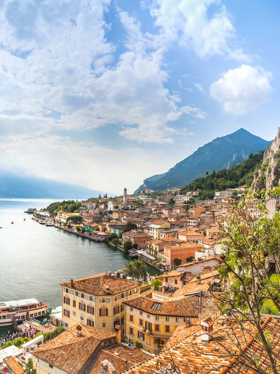Der Ort Limone am Gardasee