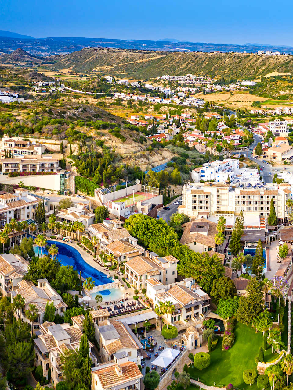 Blick auf den Strand und die Küste bei Pissouri auf Zypern