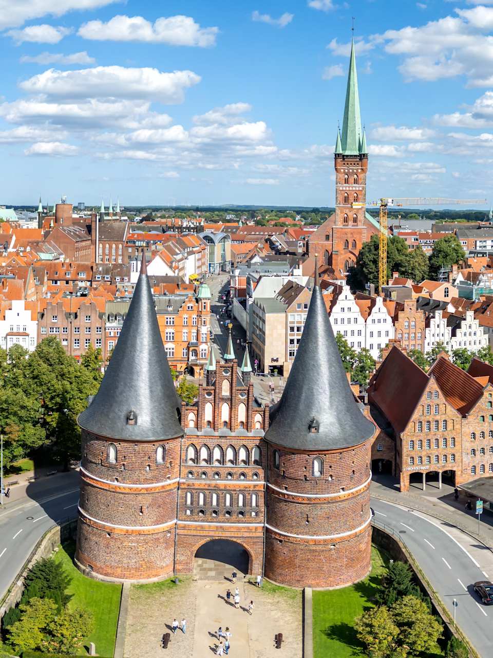 Blick auf das Holstentor, Lübeck, Deutschland © Shutterstock