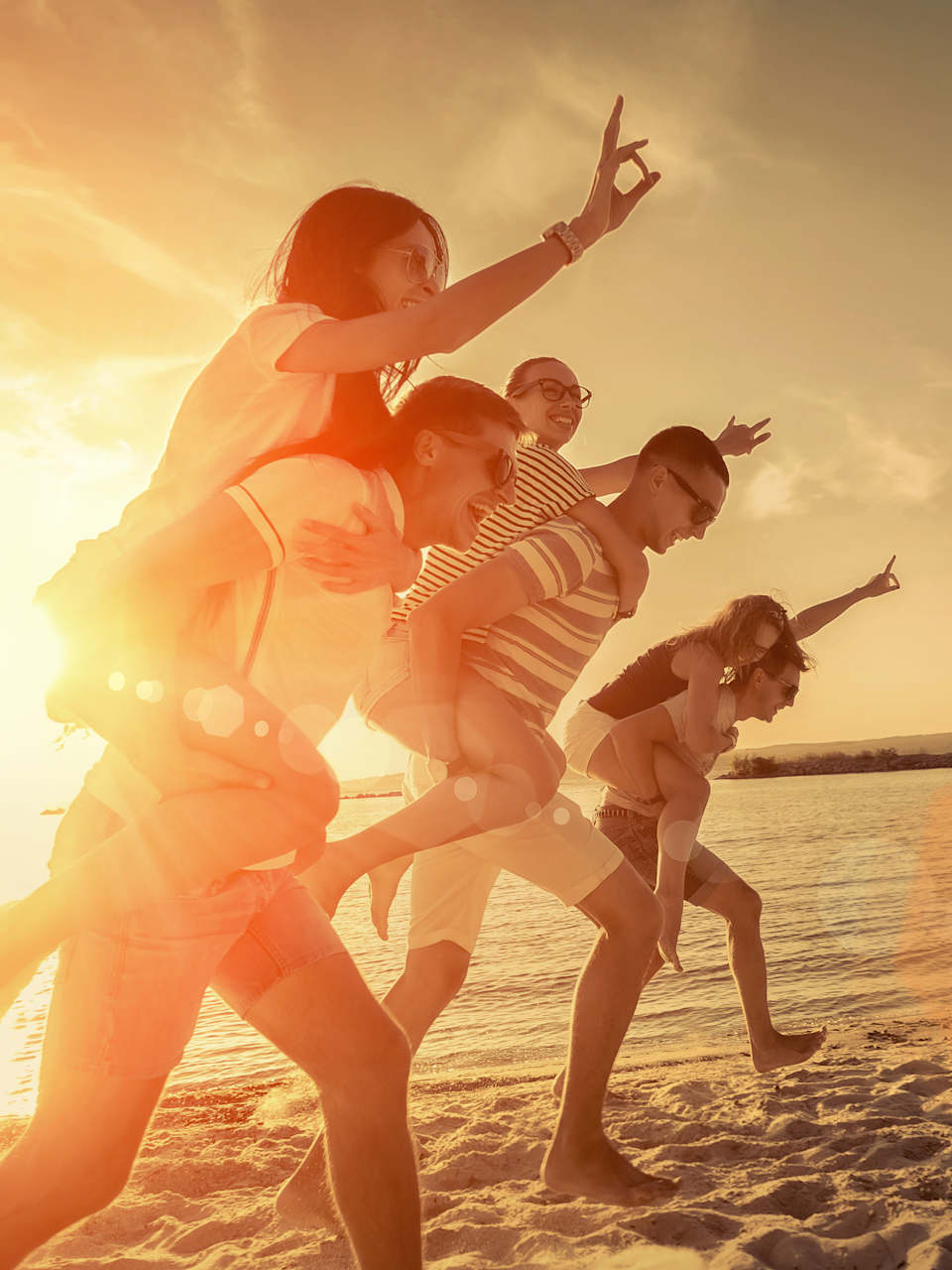 Party am Strand, Freunde im Urlaub