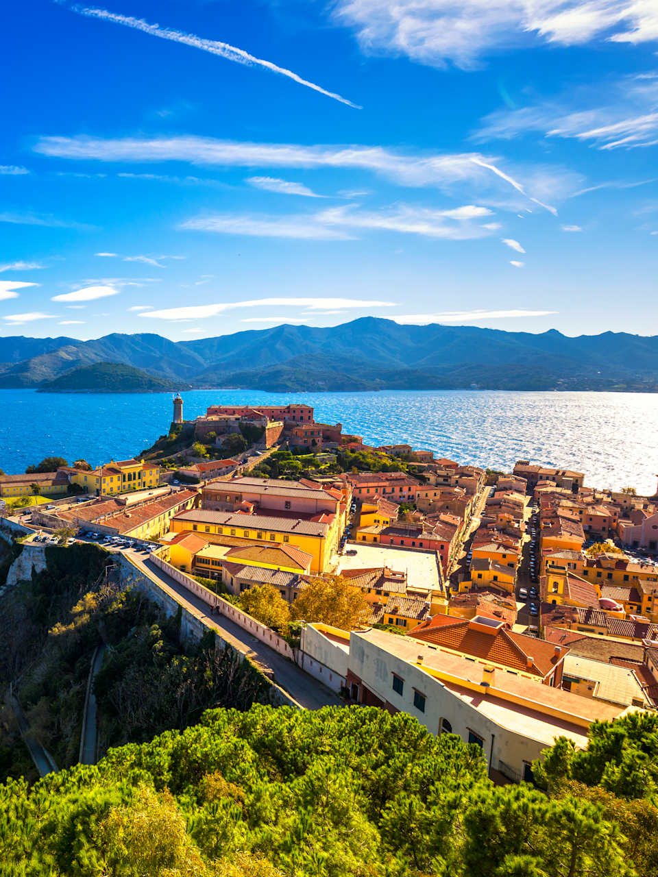 Insel Elba, Portoferraio Luftaufnahme. Leuchtturm und fort. TUSC