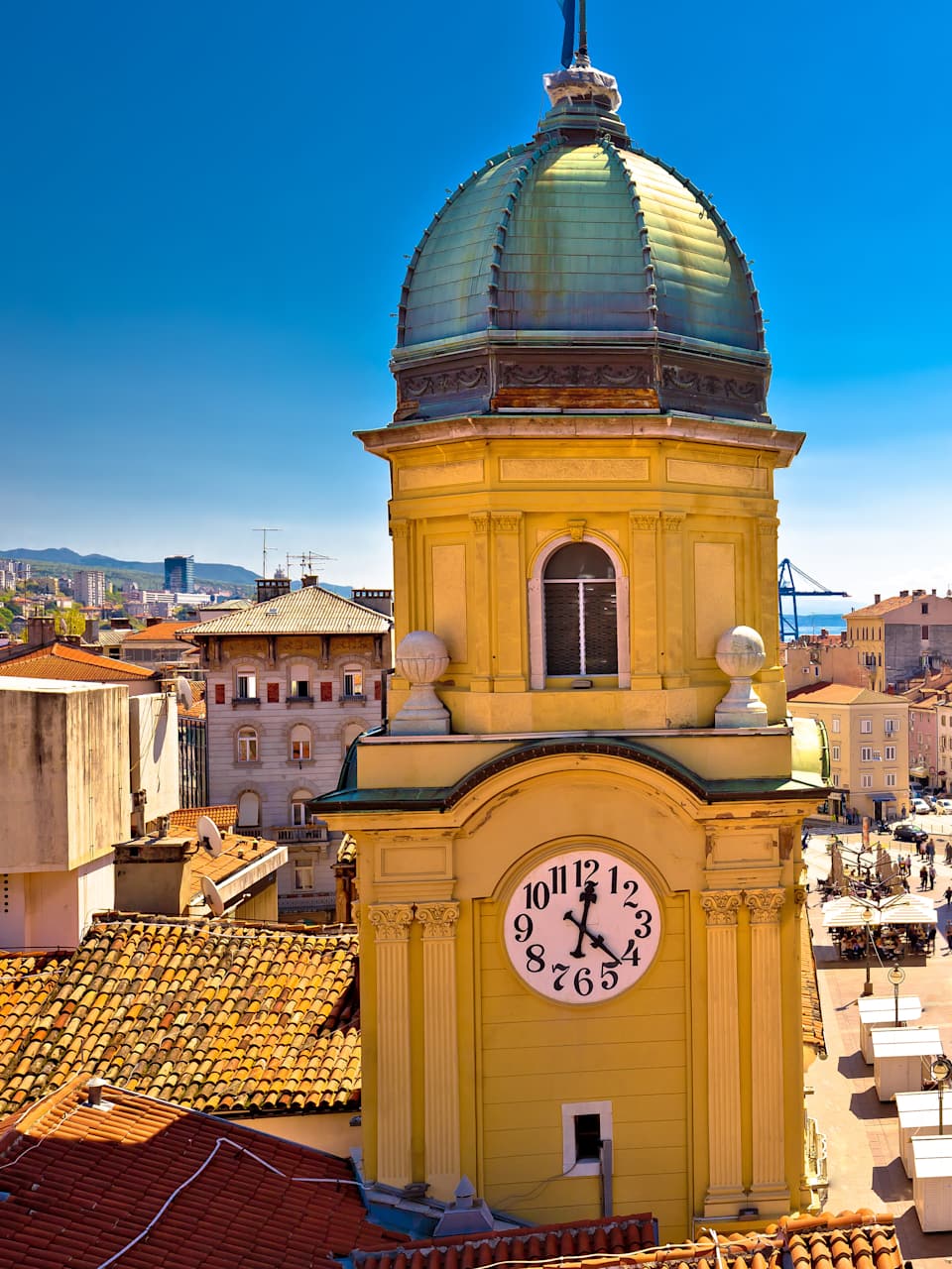 Zentralplatz, Rijeka, Kvarner Bucht, Kroatien © GettyImages - xbrchx