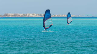 Windsurfer vor Soma Bay, Rotes Meer, Ägypten