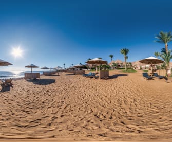 360 Grad Panoramasicht auf einen Strandabschnitt am rotem Meer