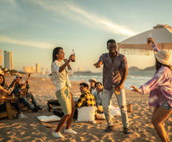 Feiern am Strand, Mexiko ©  FG Trade Latin/E+ via Getty Images