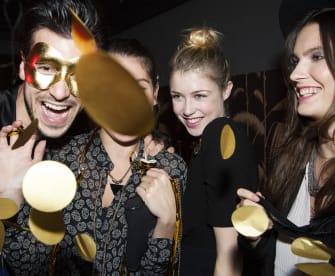 Freunde auf einer Party © PhotoAlto/Sigrid Olsson/PhotoAlto Agency RF Collections via Getty Images