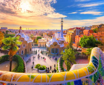 Blick vom Park Güell in Barcelona © stock.adobe.com - gatsi