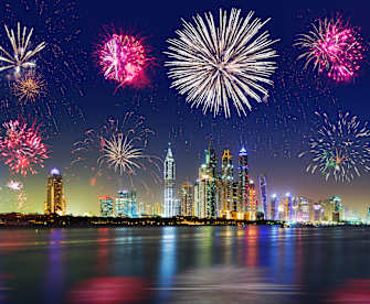 Silvester Feuerwerk in Dubai © iStock.com/Patryk_Kosmider