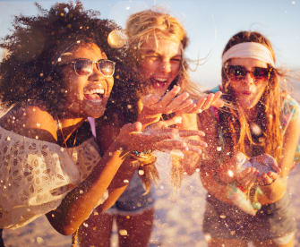 Spaß am Strand in Mexiko © wundervisuals/E+ via Getty Images