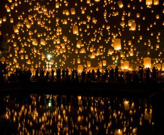Yee-Peng Festival, Thailand ©iStock.com/Kawinnings
