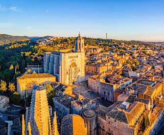 Luftaufnahme der Stadt Girona in Spanien