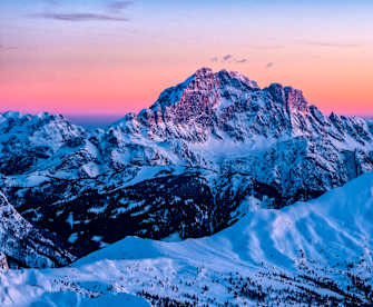 Der schneebedeckte Gipfel von monte Civetta in Südtirol, Italien. © Frank Bienewald/LightRocket via Getty Images