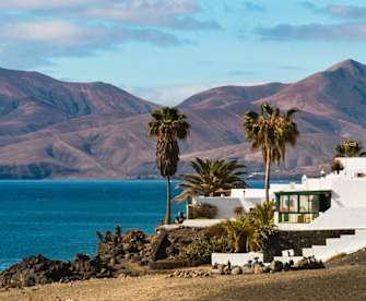 Auf Lanzarote findest Du traumhafte Möglichkeiten zum Wandern. © MichaelUtech/iStock