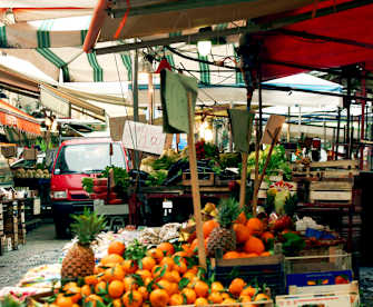 typischer sizilianischer Straßenmarkt, Palermo