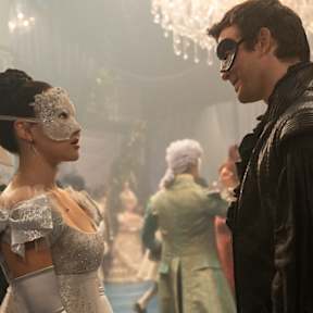 Benedict Bridgerton und Sophie begegnen sich in der neuen "Bridgerton"-Staffel zum ersten Mal. © Liam Daniel/Netflix