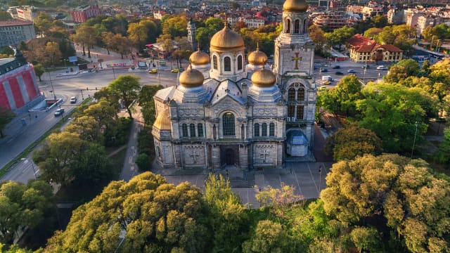 Mariä Himmelfahrt Kathedrale in Varna, Bulgarien  ©iStock.com/valio84sl