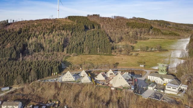 Pyramidenpark in Lennestadt, Sauerland, Deutschland