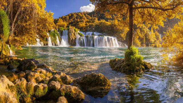 Der Skradinski Wasserfall im Herbst in Kroatien.