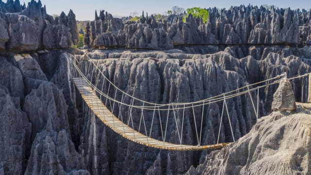 Hängebrücke über einen Canyon